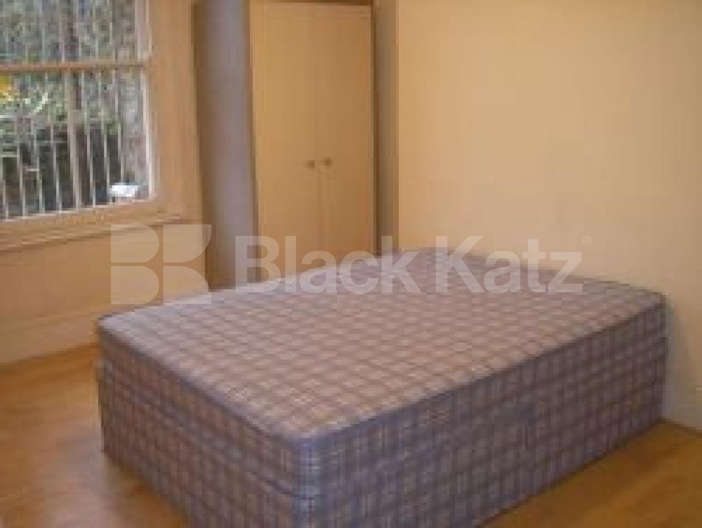 			3 Bedroom, 1 bath, 1 reception Flat			 Hillmarton Road, HILLMARTON CONSERVATION N7